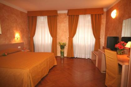 Hotel Roma Prague - image 5