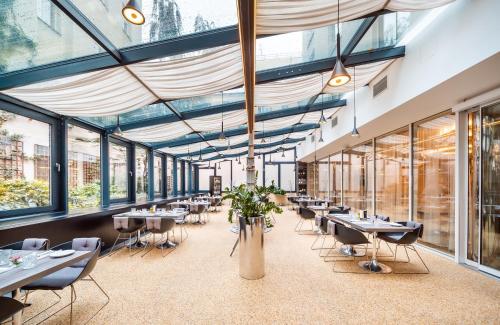 Grandium Hotel Prague - image 7