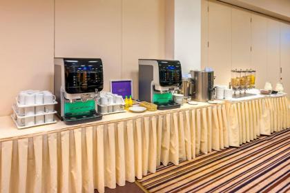 Congress & Wellness Hotel Olsanka - image 8