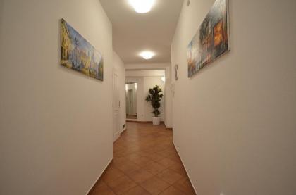 Grand Luxury Apartment Attic Stepanska - image 11