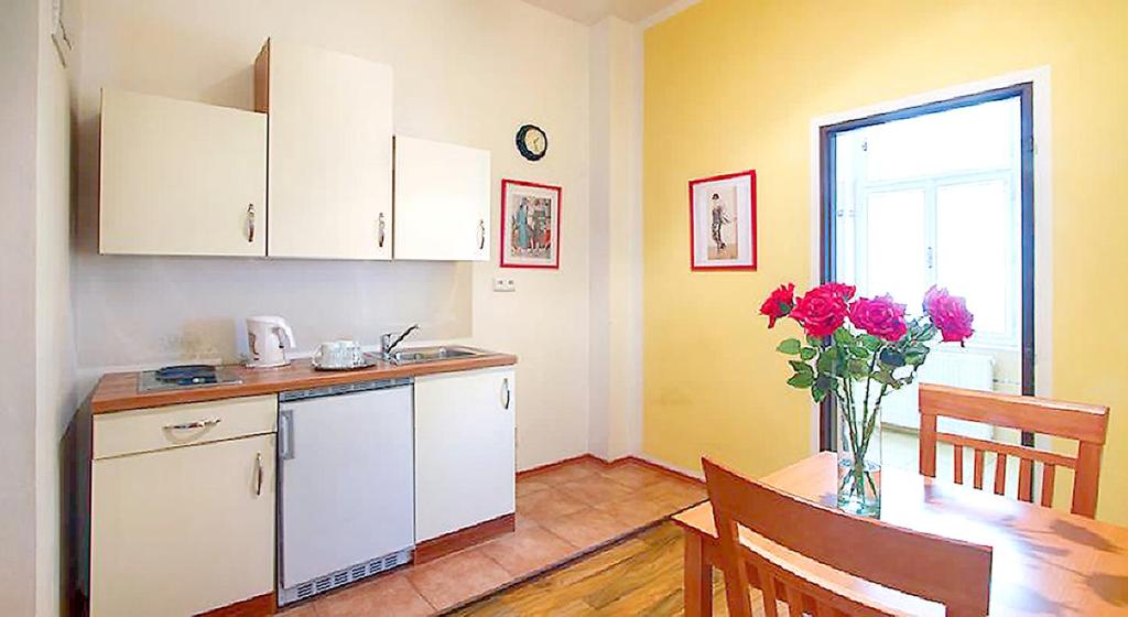 Apartment with one bedroom in Prague with WiFi - image 5