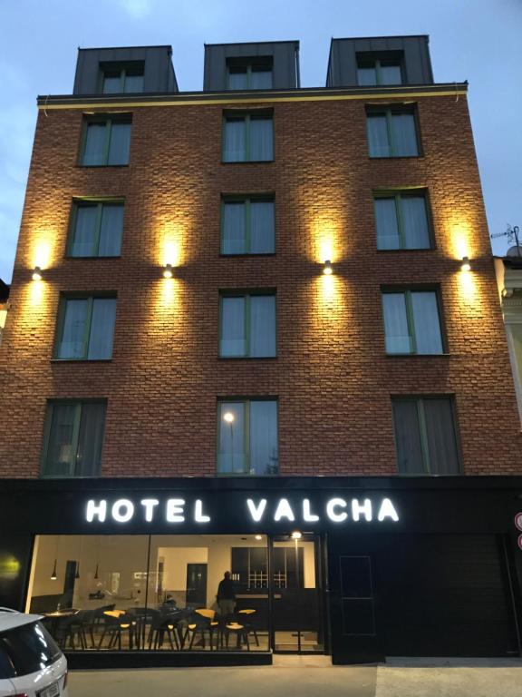 Hotel Valcha - main image