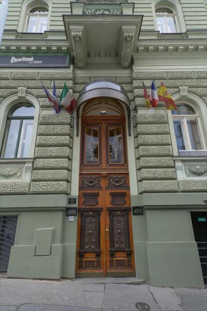 Deminka Palace - image 3