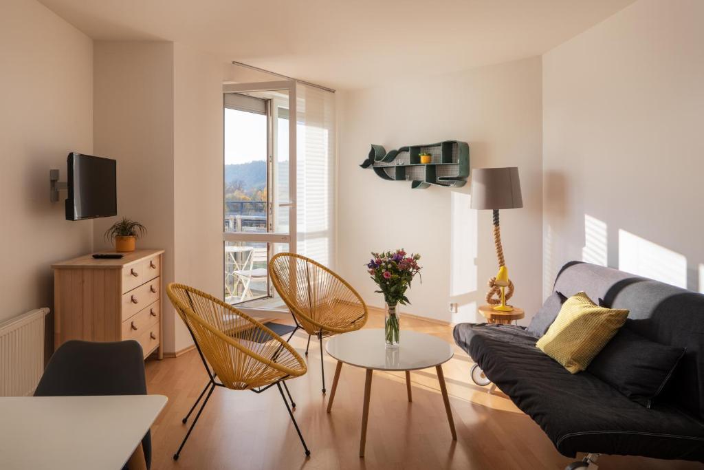Sunny Apartment in Modřany by Prague Days - main image