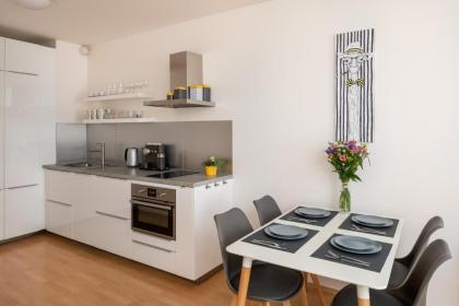 Sunny Apartment in Modřany by Prague Days - image 4
