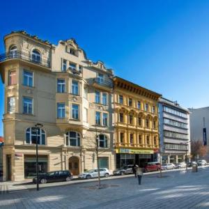Hotel Golden Crown