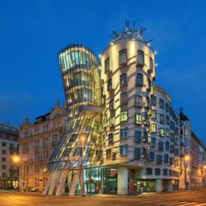 Dancing House   tancici dum hotel 