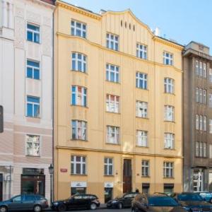 Spacious And Bright Apartment Dusni 13