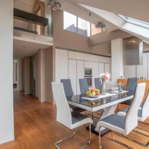LUXURY CENtRAL DUPLEX WItH tERRACE 