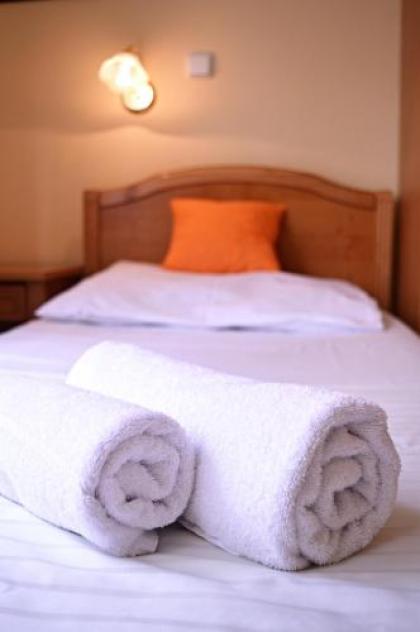 Hotel Claris - image 13