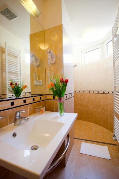 Anna Hotel - image 8