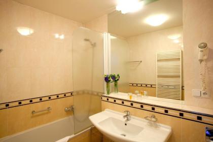 Anna Hotel - image 9