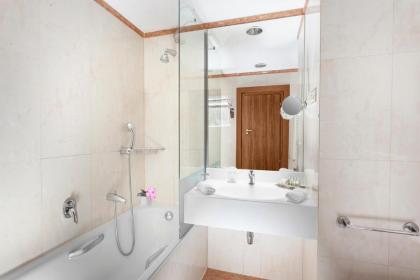 Jalta Boutique Hotel - image 12