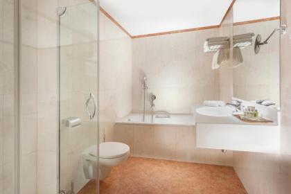 Jalta Boutique Hotel - image 13