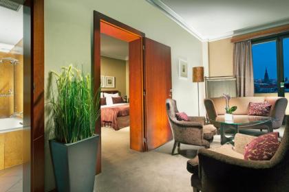 Jalta Boutique Hotel - image 2