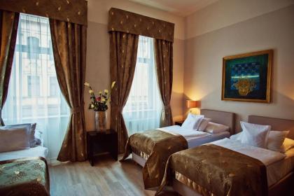 Hotel Julian - image 10