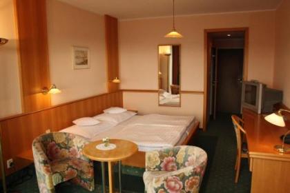 Hotel Monica - image 8