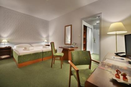 Three Crowns Hotel - image 3