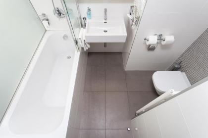 Hotel Carol - image 11