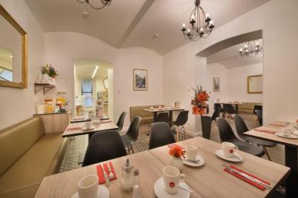 Hotel Suite Home Prague - image 10