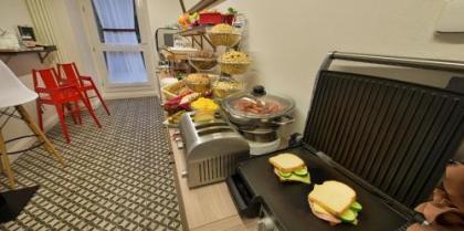 Hotel Suite Home Prague - image 4