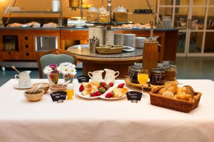 Adria Hotel Prague - image 11