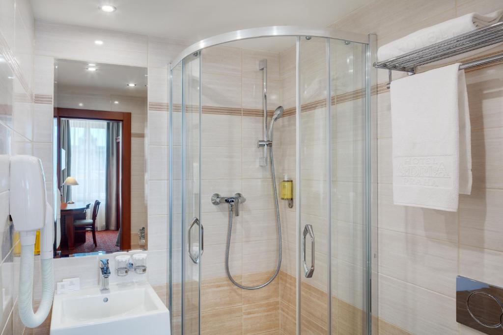 Adria Hotel Prague - image 6