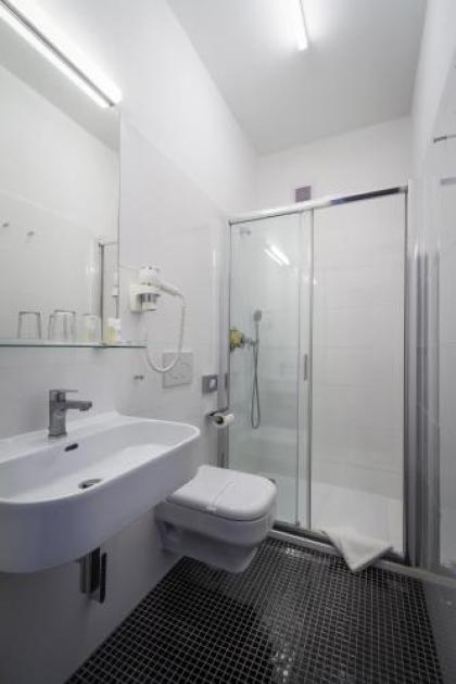 Hotel White Lion - image 16