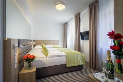 Hotel White Lion - image 18