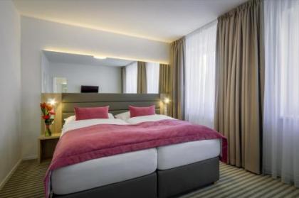 Hotel White Lion - image 20