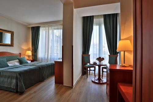 Belvedere - image 6