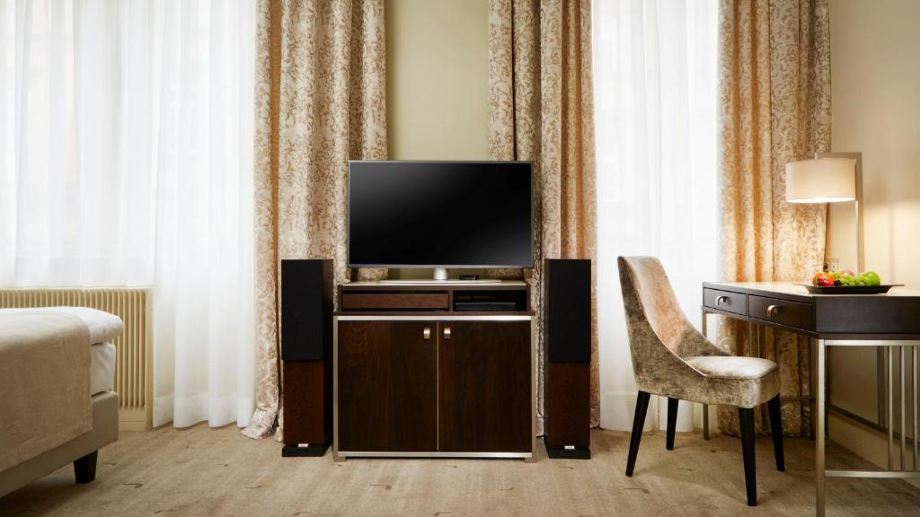 Aria Hotel Prague - image 2