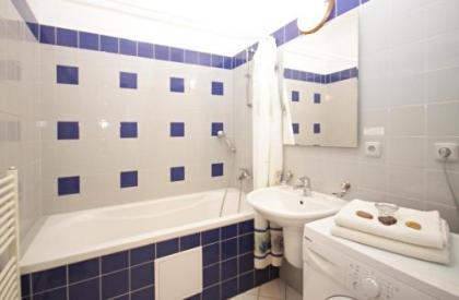Old Town Apartments - image 3