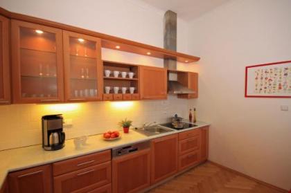 Old Town Apartments - image 8