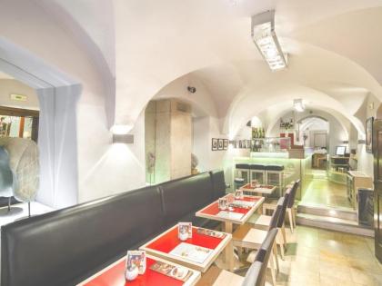 The Golden Wheel Boutique Hotel - image 10