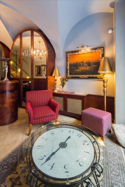 The Golden Wheel Boutique Hotel - image 5