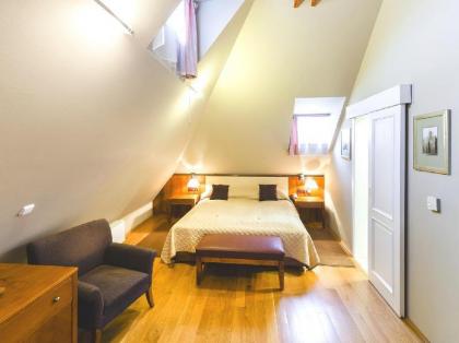 The Golden Wheel Boutique Hotel - image 8
