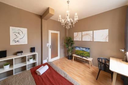 New Town - Apple Apartments - image 5