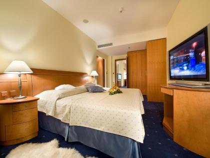 Ramada Prague City Centre - image 10