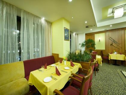 Ramada Prague City Centre - image 17