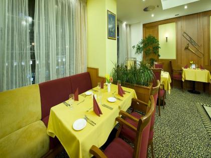 Ramada Prague City Centre - image 18