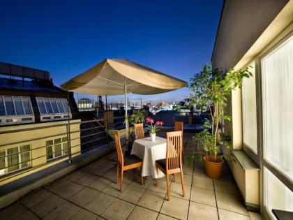 Ramada Prague City Centre - image 4