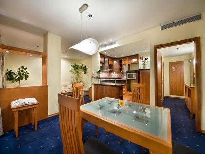 Ramada Prague City Centre - image 7