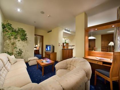 Ramada Prague City Centre - image 8