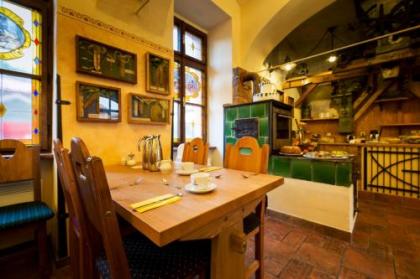 Hotel Selsky Dvur - Bohemian Village Courtyard - image 16