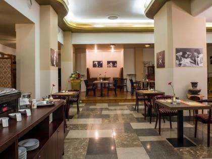 EA Hotel Rokoko - image 5