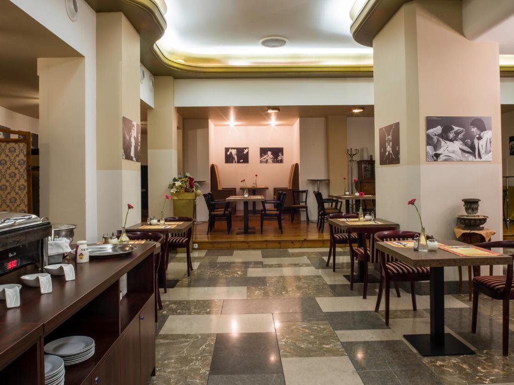 EA Hotel Rokoko - image 5