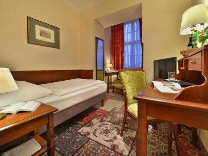 EA Hotel Jeleni Dvur Prague Castle - image 9