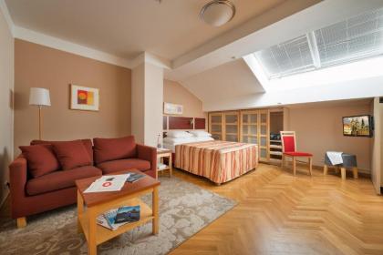 EA Hotel Julis - image 2