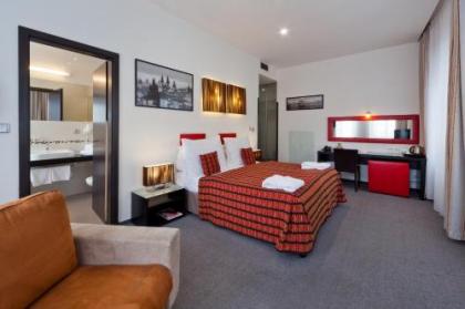 Prague Inn - image 1